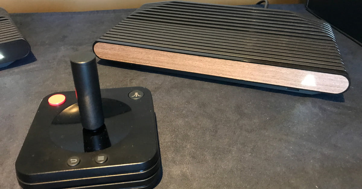 L'Atari VCS en main : Une console moderne pour les joueurs PC